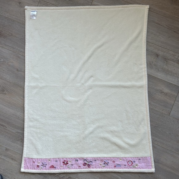 Small Wonders‎ Yellow Butterfly Ladybug Flower Embroidered Blanket 30x40in - Picture 4 of 7